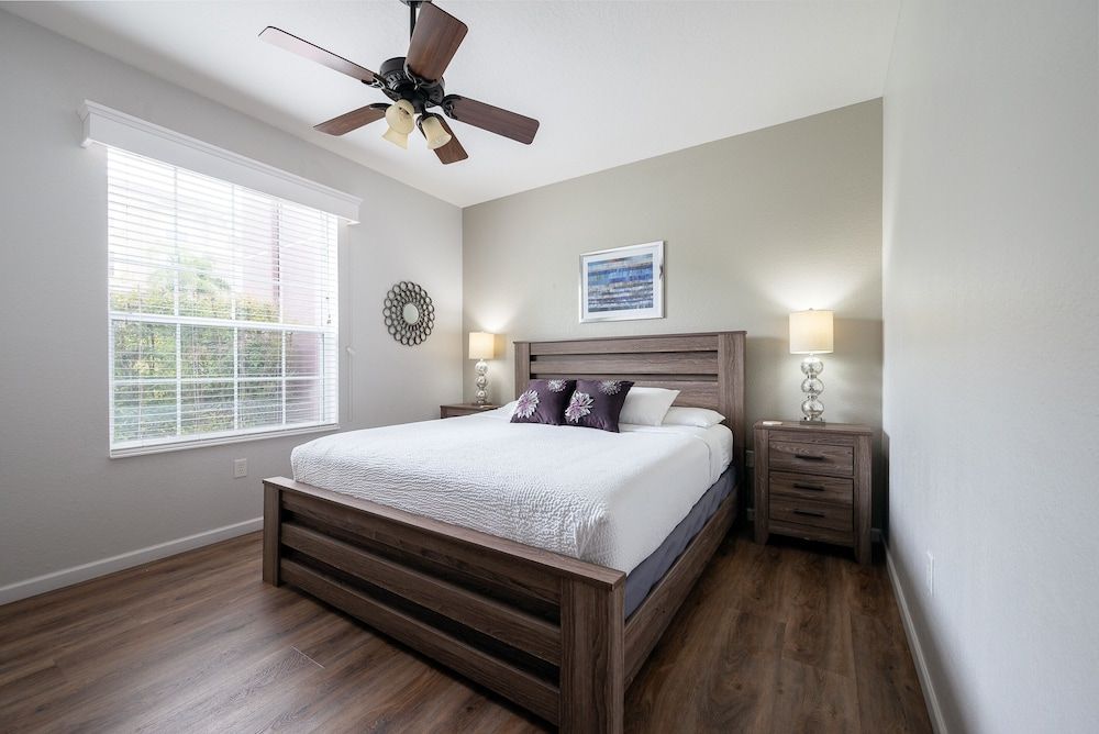 Orlando Palms Deluxe 3 Bedroom Condo by RedAwning Condo, 3 Bedrooms