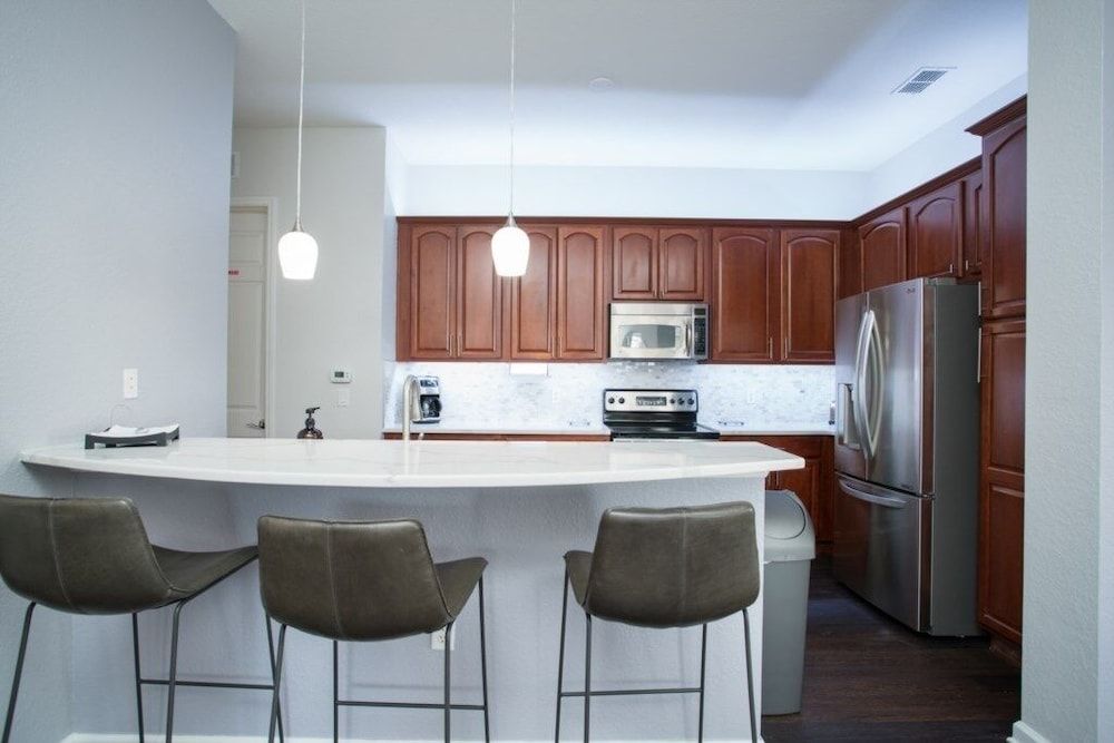 undefined Penthouse Next To Convention Center & Universal 3 Bedroom Condo by RedAwning 3