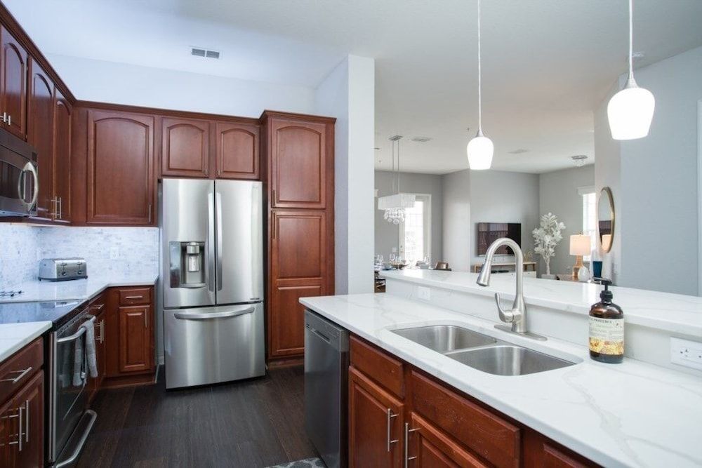 undefined Penthouse Next To Convention Center & Universal 3 Bedroom Condo by RedAwning 4