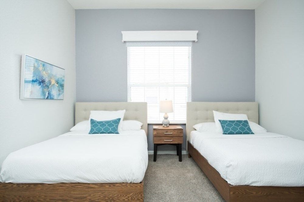 Penthouse Next To Convention Center & Universal 3 Bedroom Condo by RedAwning Condo, 3 Bedrooms 7