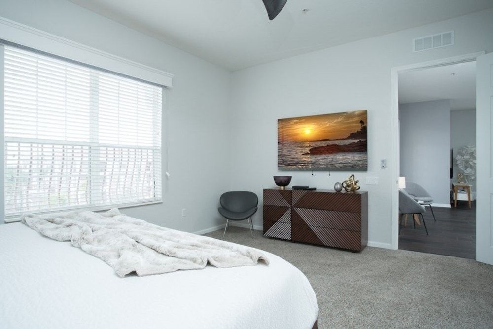 Penthouse Next To Convention Center & Universal 3 Bedroom Condo by RedAwning Condo, 3 Bedrooms 4