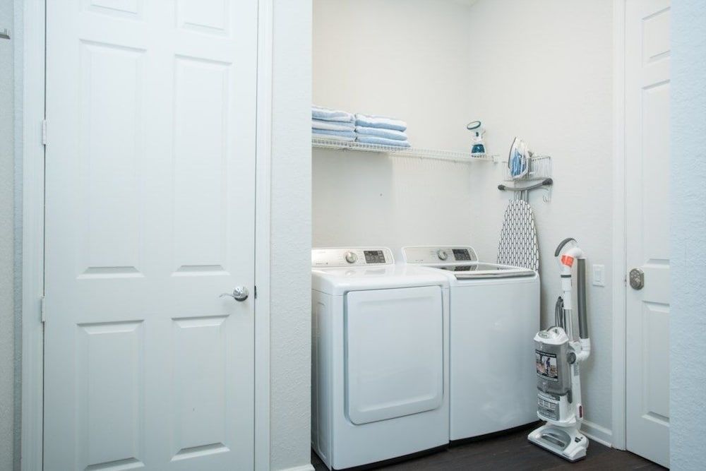 Penthouse Next To Convention Center & Universal 3 Bedroom Condo by RedAwning Condo, 3 Bedrooms 9