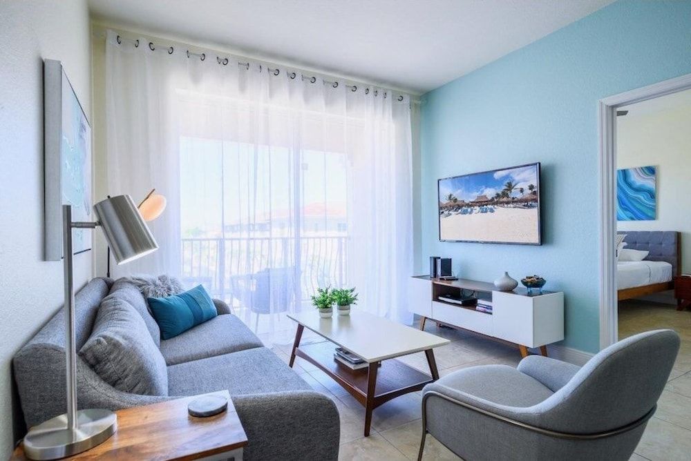 undefined Penthouse Gem. All New! 3 Bedroom Condo by Redawning 2