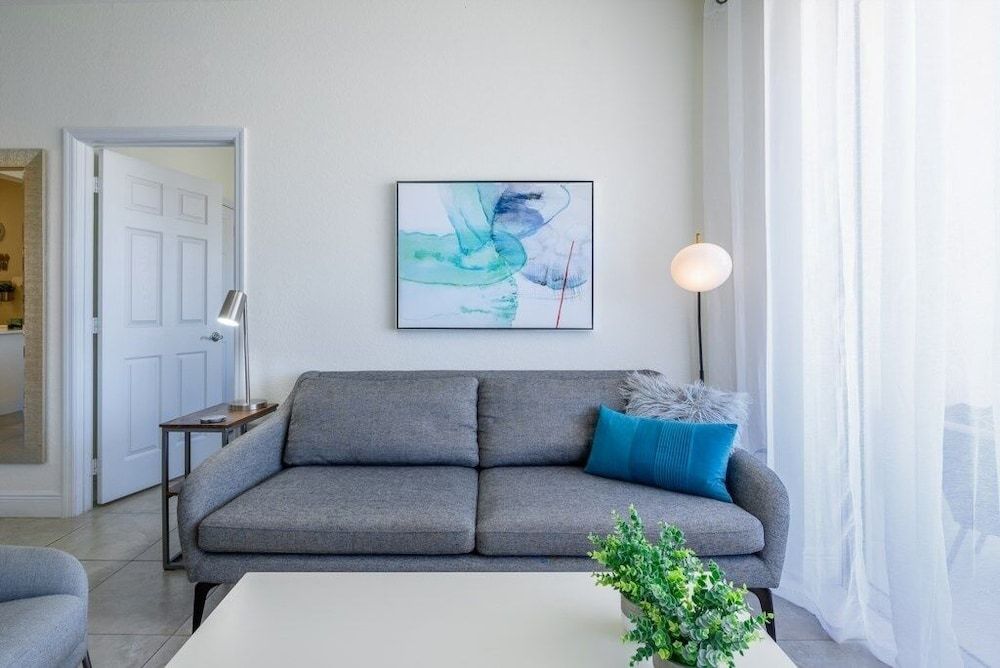 Penthouse Gem. All New! 3 Bedroom Condo by Redawning Condo, 3 Bedrooms 11