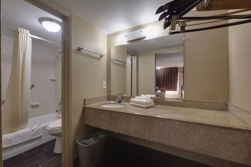 undefined Countryside Inn & Suites Orlando 10