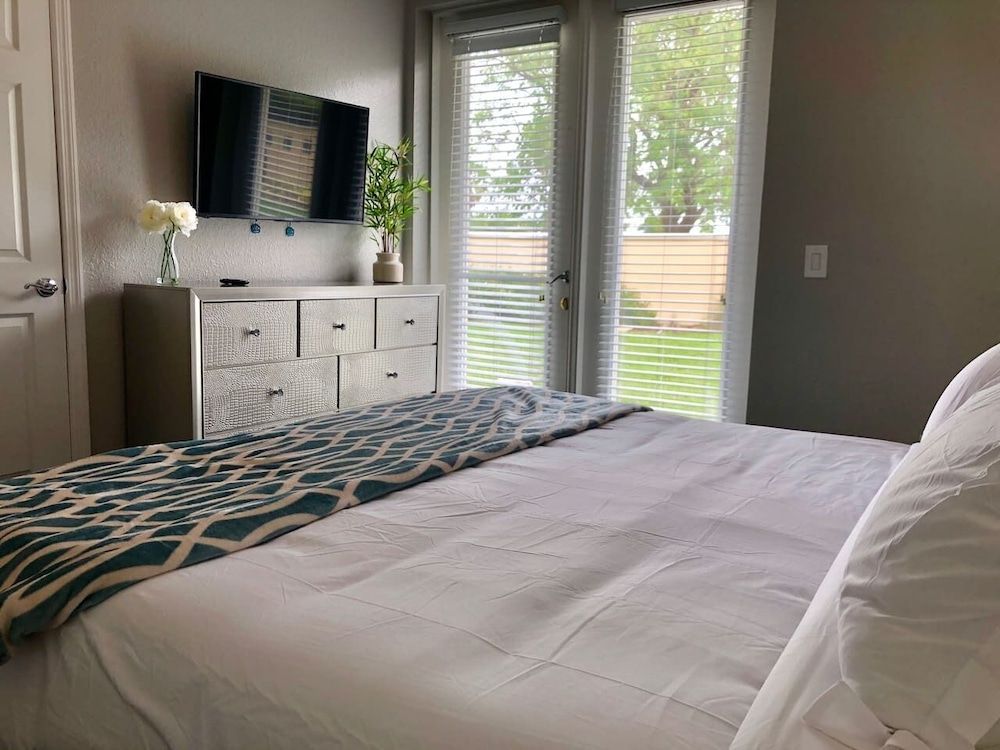 Tideview 166 · NEW Ultra Modern & Super Clean 3 Full Suites House (3 Bedrooms) 8