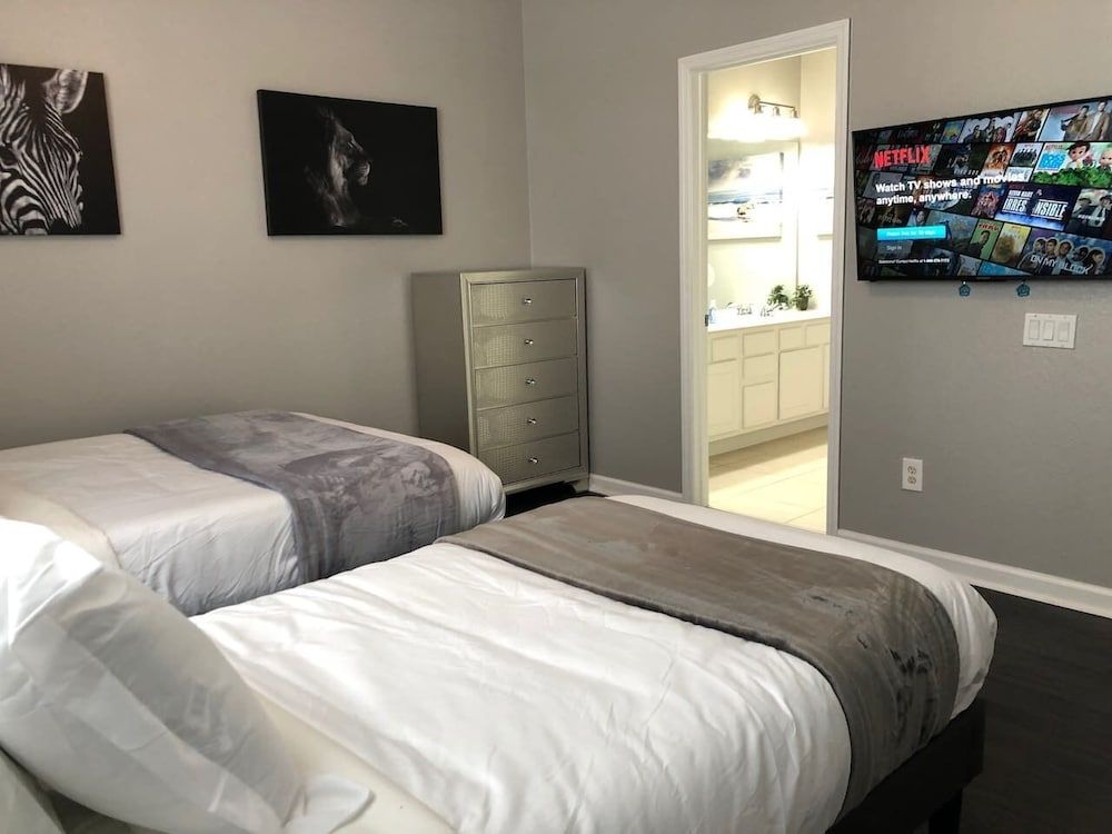 Tideview 166 · NEW Ultra Modern & Super Clean 3 Full Suites House (3 Bedrooms) 11