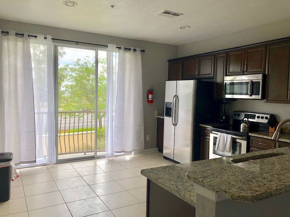 undefined Tideview 166 · NEW Ultra Modern & Super Clean 3 Full Suites 7