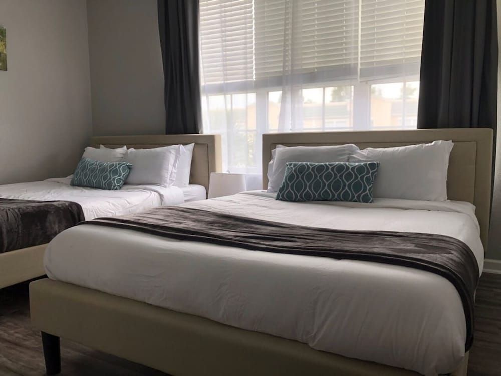 Tideview 20 · Walk TO Convention! Near Universal & Disney House (3 Bedrooms) 4