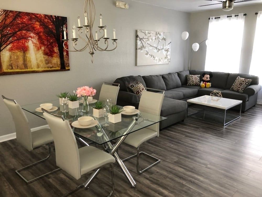 undefined Tideview 20 · Walk TO Convention! Near Universal & Disney 9