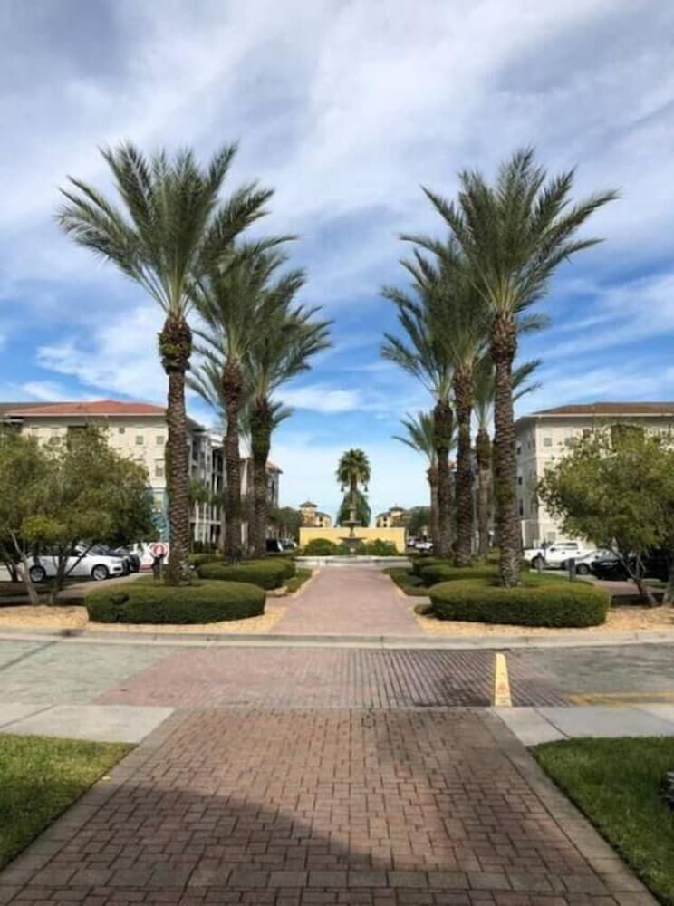 undefined Tideview 20 · Walk TO Convention! Near Universal & Disney 6