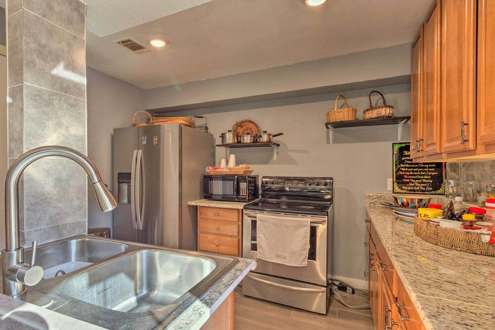 undefined Lovely Orlando Retreat ~ 9 Mi to Universal! 2