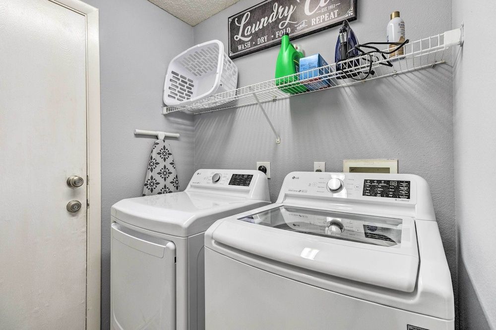 undefined Chic Orlando Family Getaway w/ Fenced Yard! 2