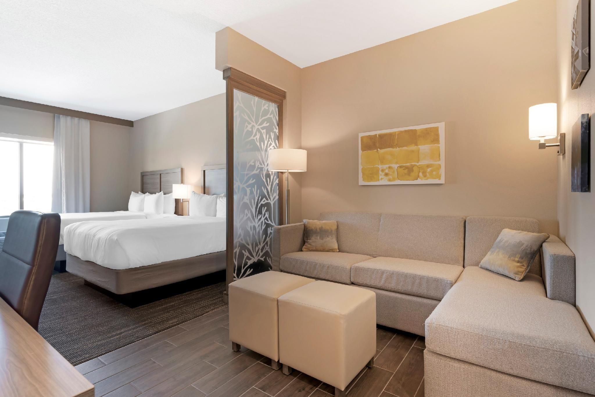 King Master Suite - 2 Adults 2 Children