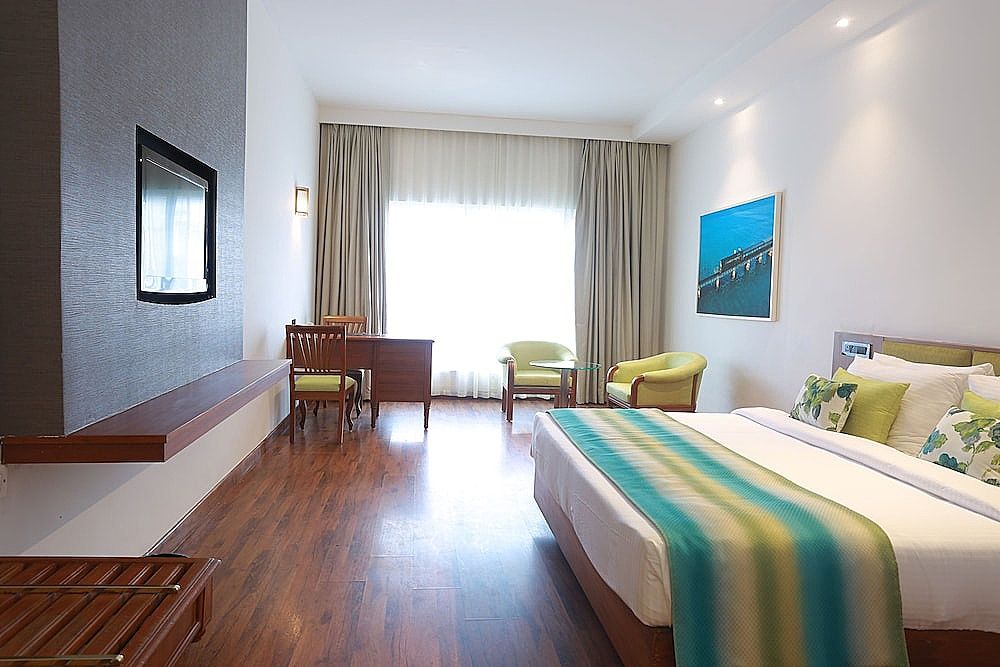 The Avenue Regent Superior Room 4