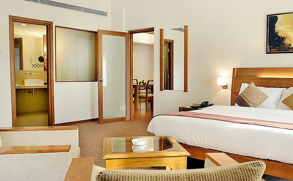 The Avenue Regent Superior Room