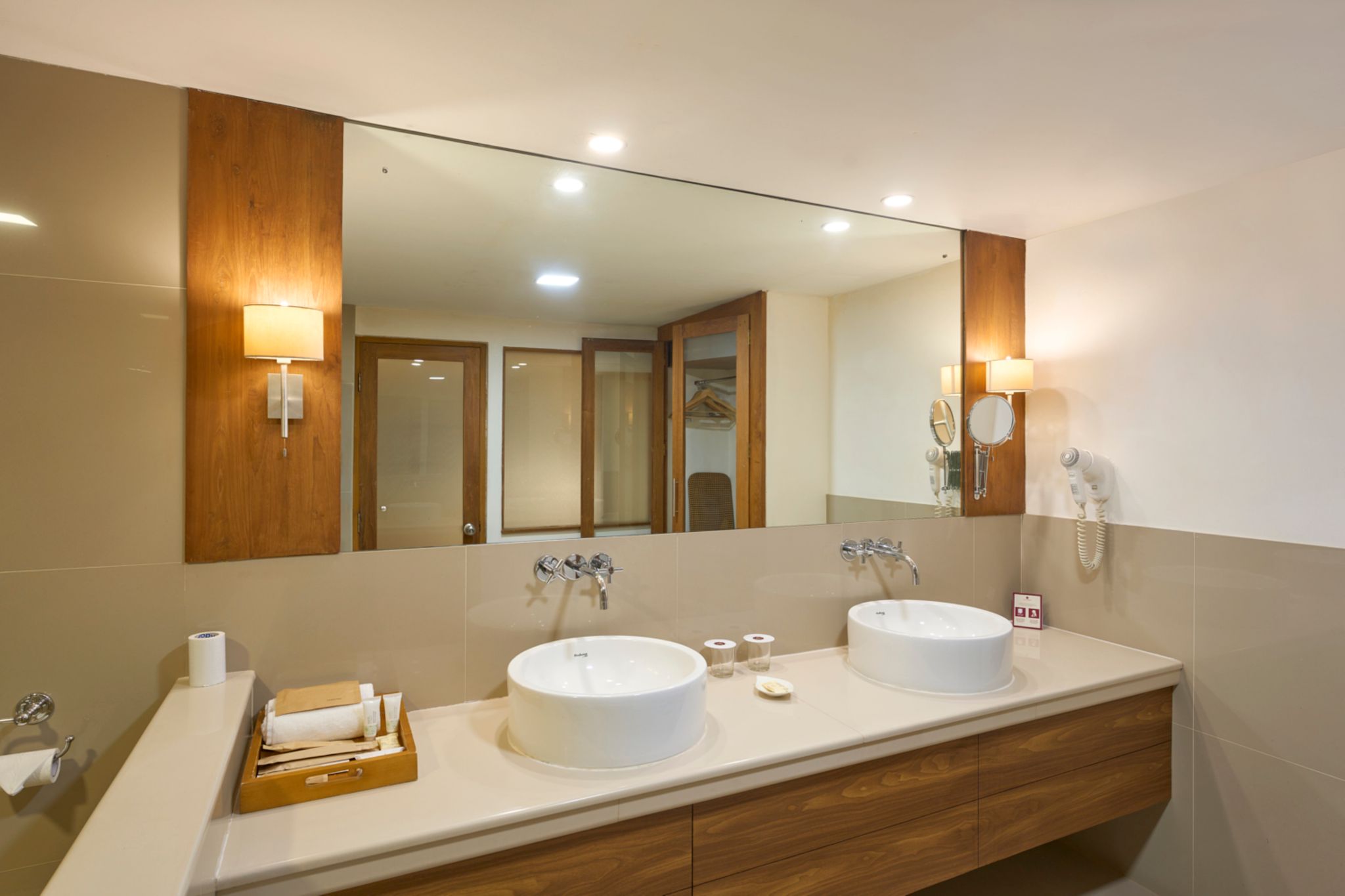 The Avenue Regent Deluxe Double or Twin Room 15