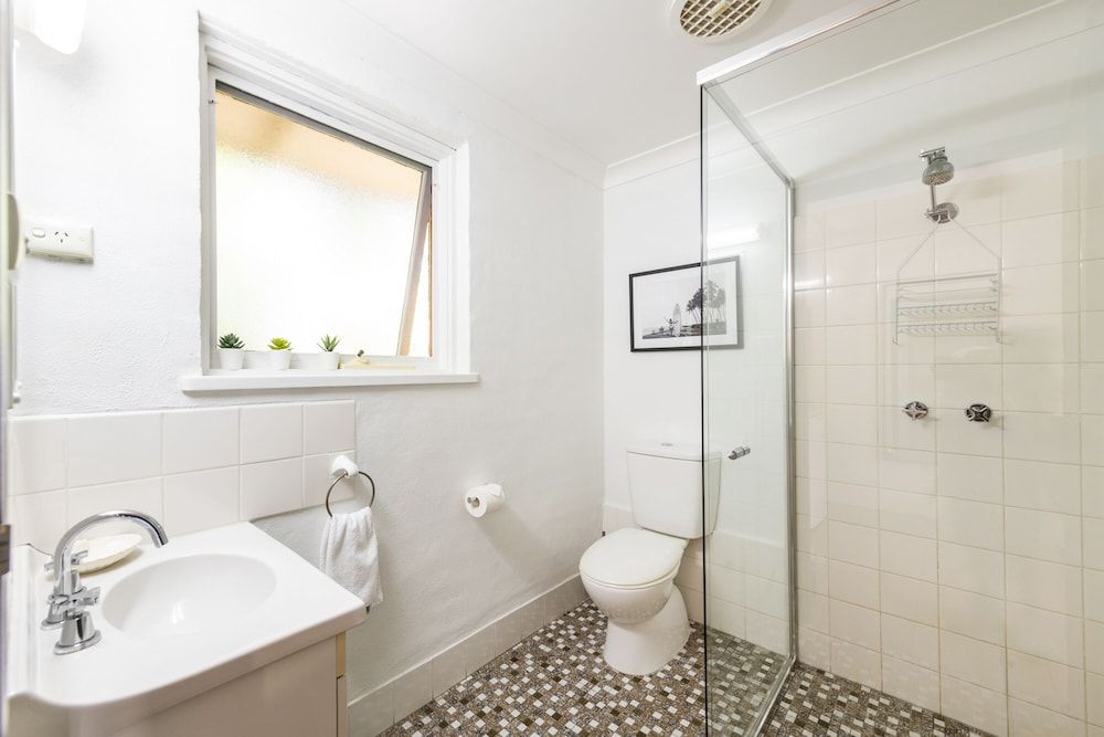 The Carmel Yamba Signature Room, 1 King Bed 2