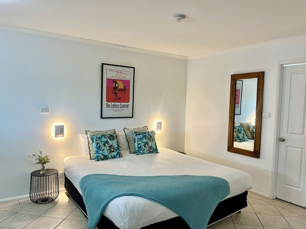 The Carmel Yamba Comfort Room, 1 King Bed, Jetted Tub, Garden View 3