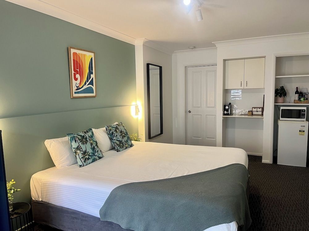Standard Room, 1 King Bed