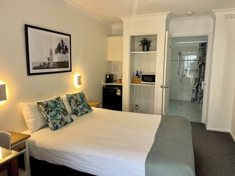 Standard Room, 1 Queen Bed