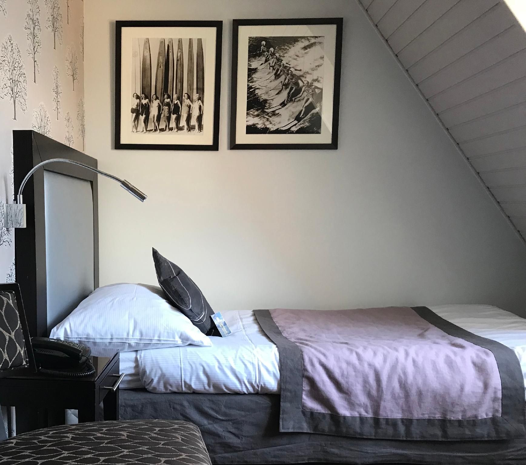 Courtyard View Room