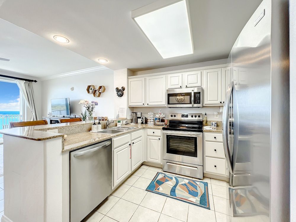 Lakefront Resort in Heart of Orlando Attractions - Tu Casa Vacations Family apartment unit 1-1109 (13415 Blue Heron Beach Drive,Orlando) 2