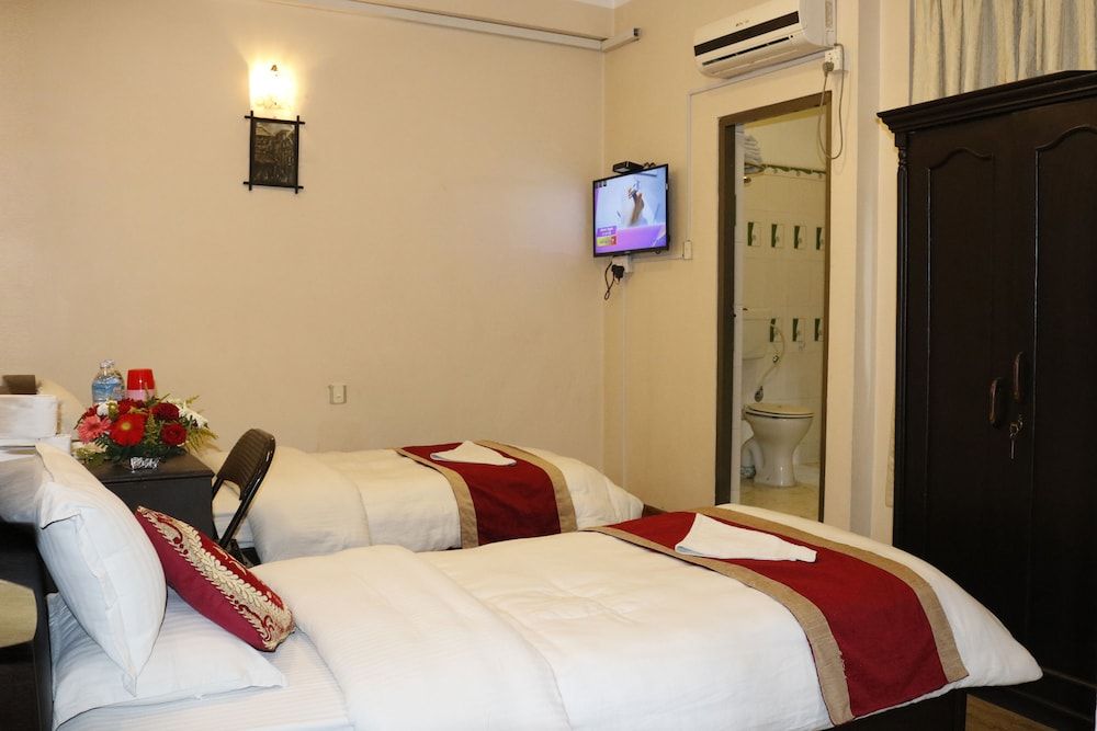 Hotel Nepalaya Deluxe Twin Room 5