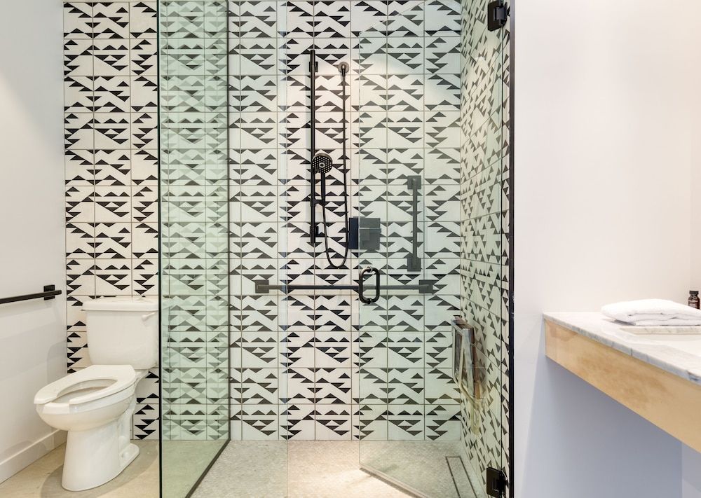 Blackhaus Suites by AvantStay – Modern Comfort in Downtown Palm Springs Deluxe Suite 8