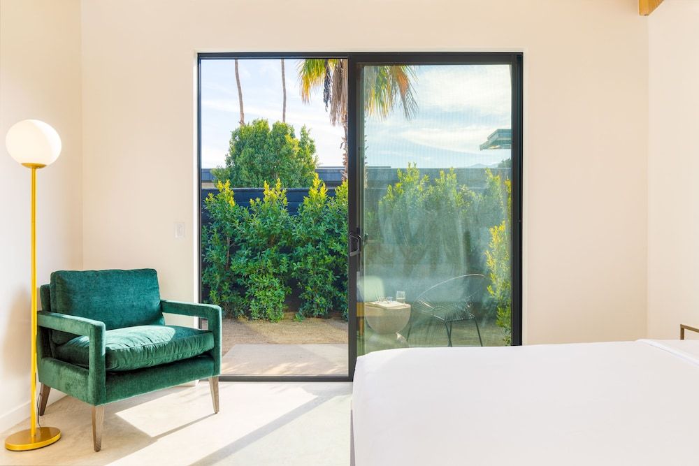 Blackhaus Suites by AvantStay – Modern Comfort in Downtown Palm Springs Deluxe Suite 3