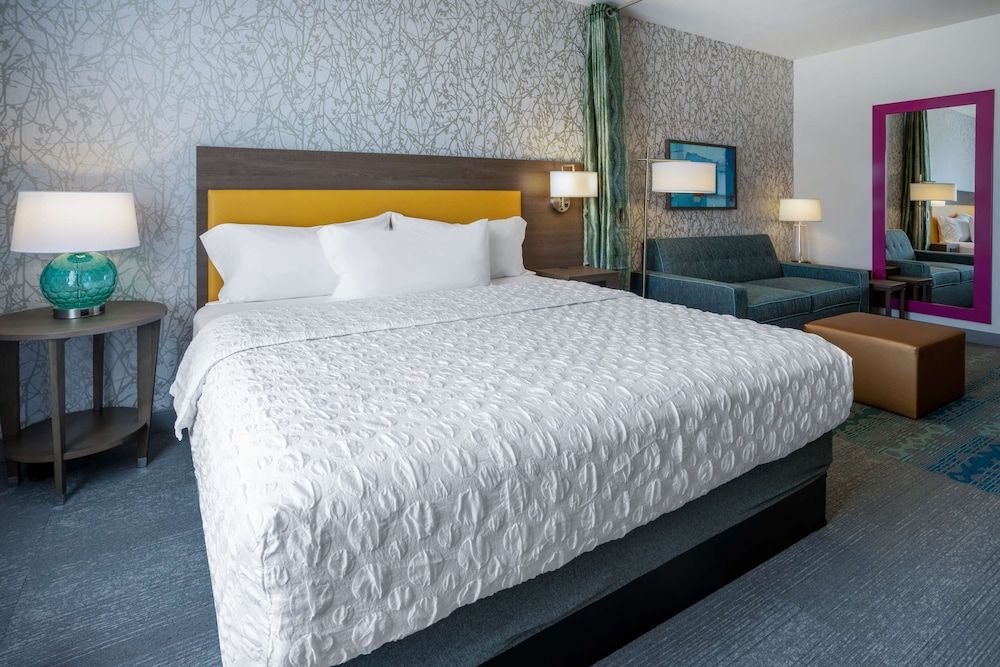 Room, 1 King Bed, Accessible (Hearing)