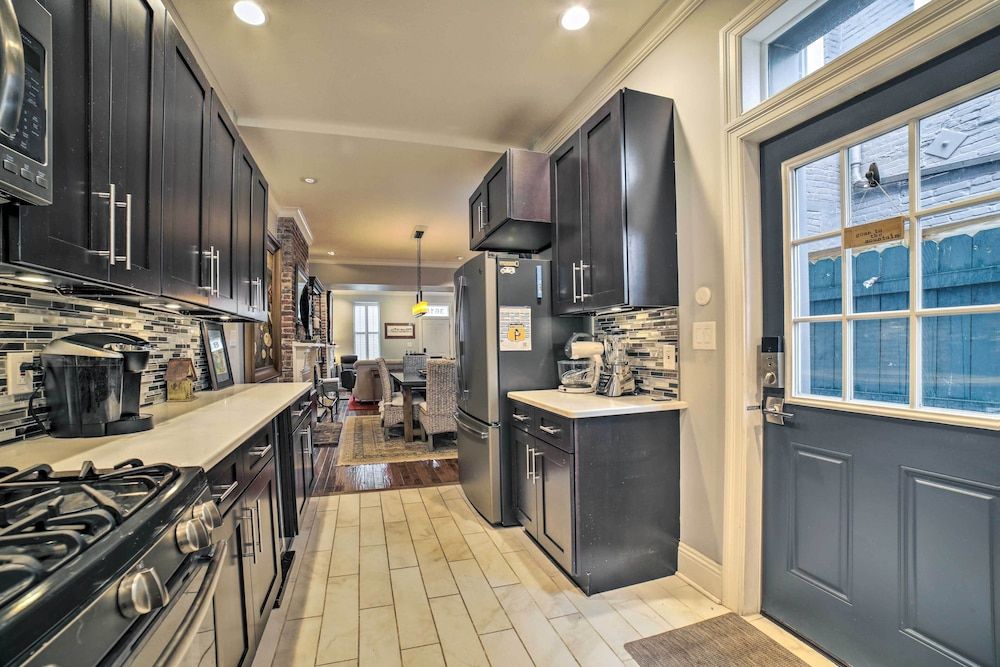 undefined Pittsburgh Vacation Rental in Lawrenceville! 2