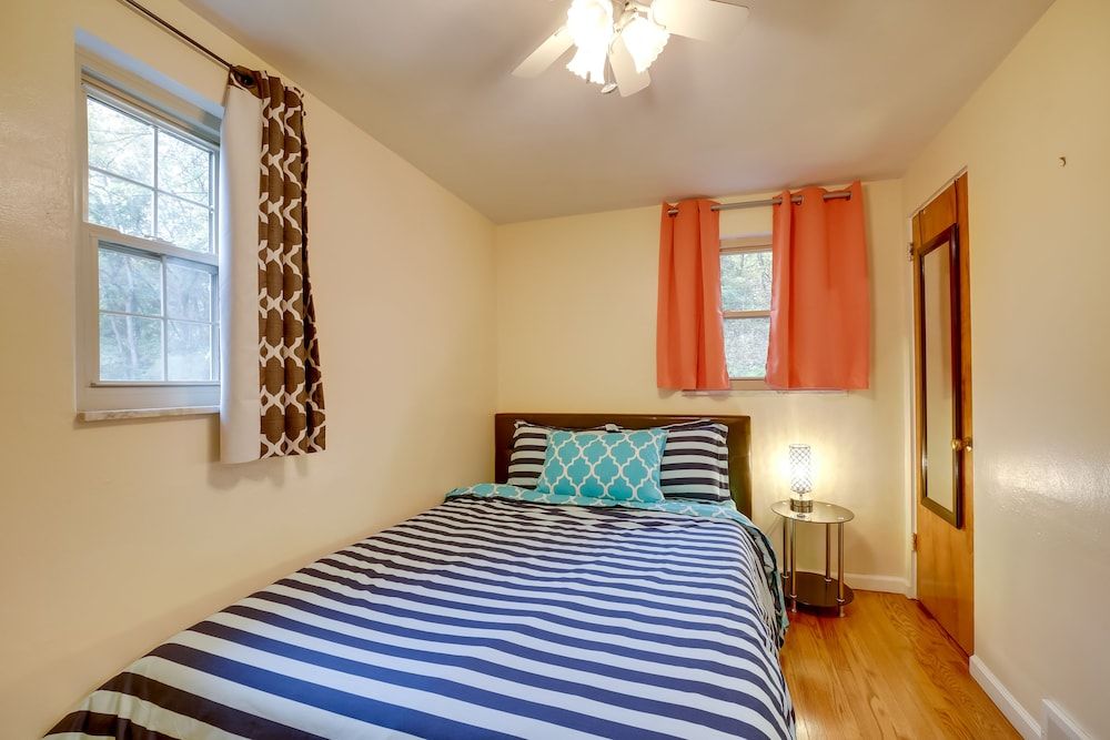 undefined Cute Home w/ Patio ~ 7 Mi to Dtwn Pittsburgh 2