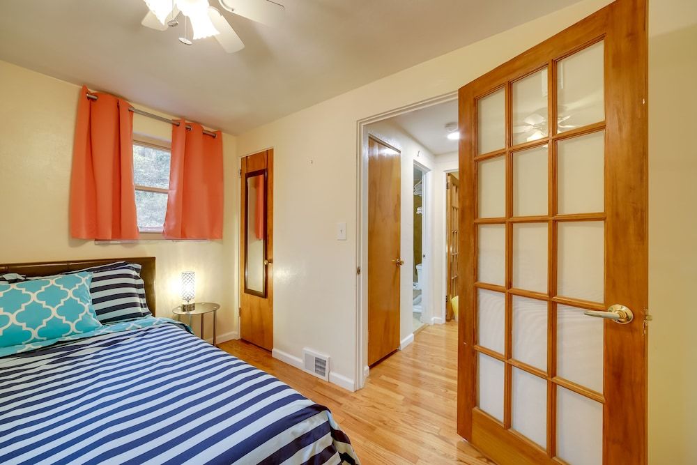 undefined Cute Home w/ Patio ~ 7 Mi to Dtwn Pittsburgh 8