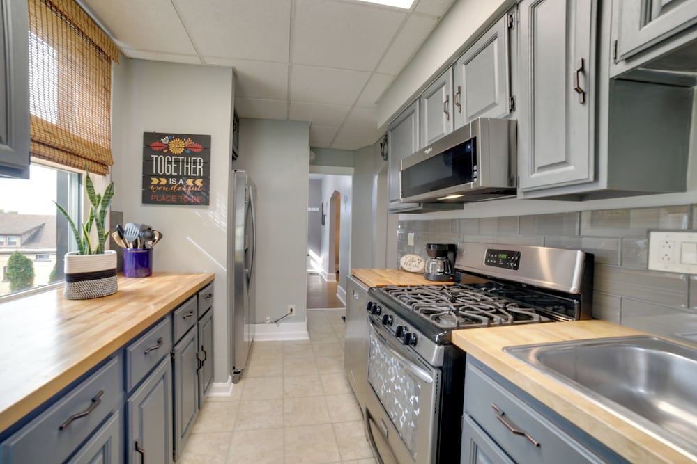 undefined Pittsburgh Home w/ Private Yard 3 Mi to Dtwn! 2