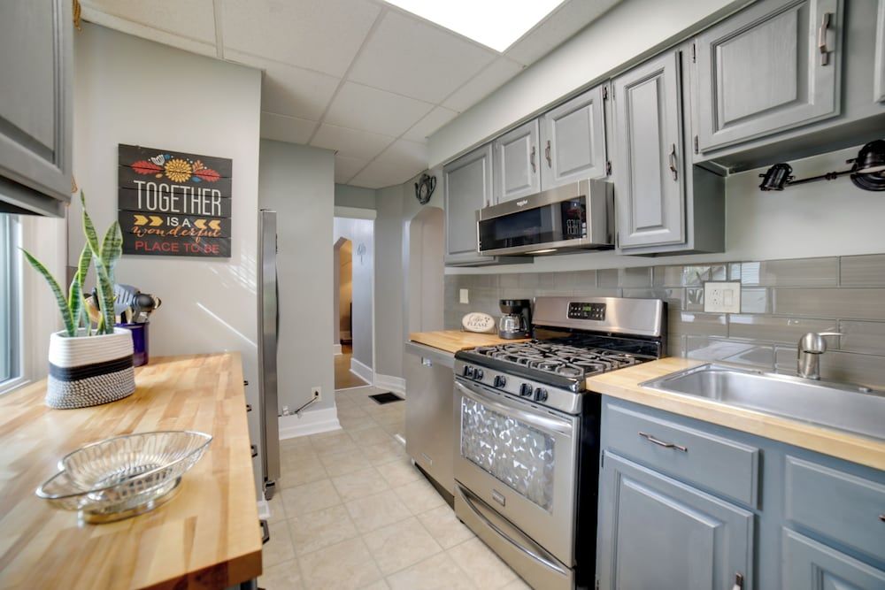 undefined Pittsburgh Home w/ Private Yard 3 Mi to Dtwn! 5