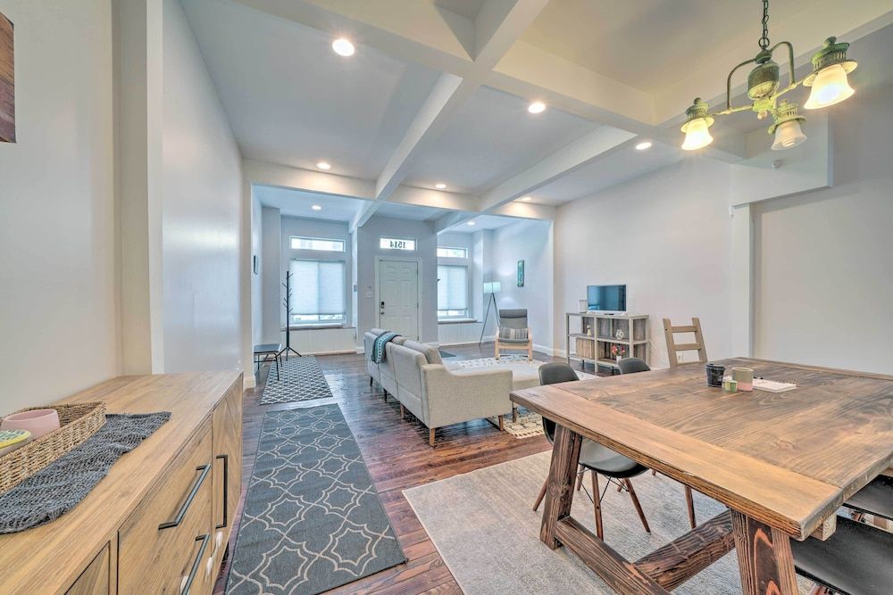 undefined Pittsburgh Row Home: Steps to Stadiums & Dtwn! 2