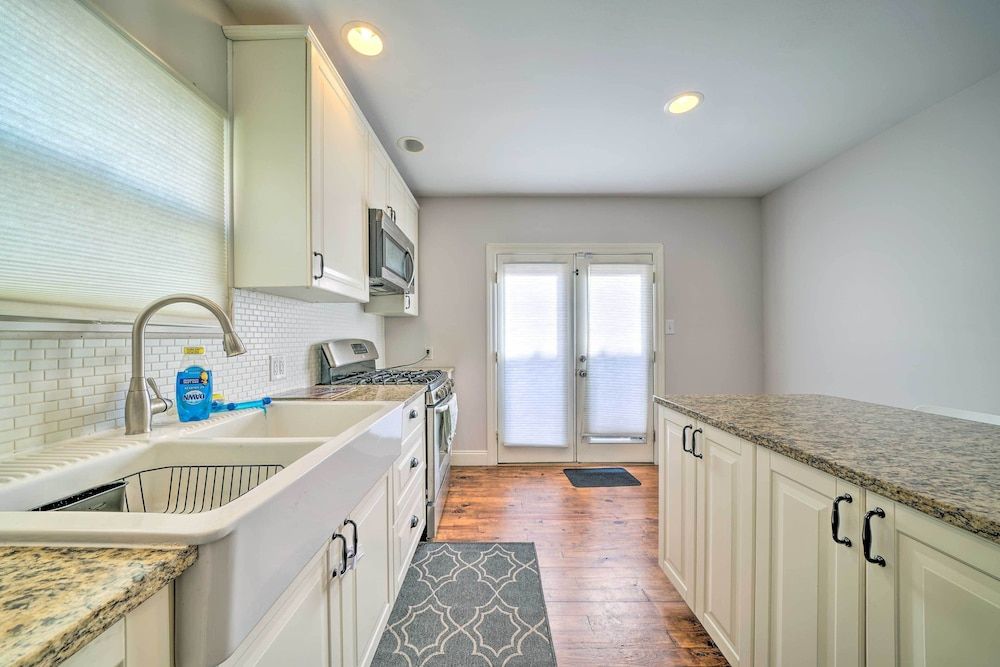 undefined Pittsburgh Row Home: Steps to Stadiums & Dtwn! 6