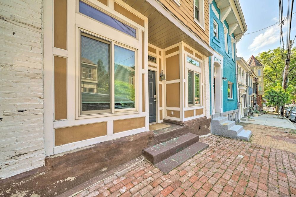 undefined Pittsburgh Row Home: Steps to Stadiums & Dtwn! 4