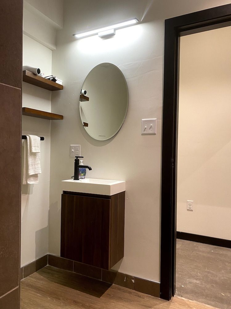 424-Apt. 400 Apartment 12