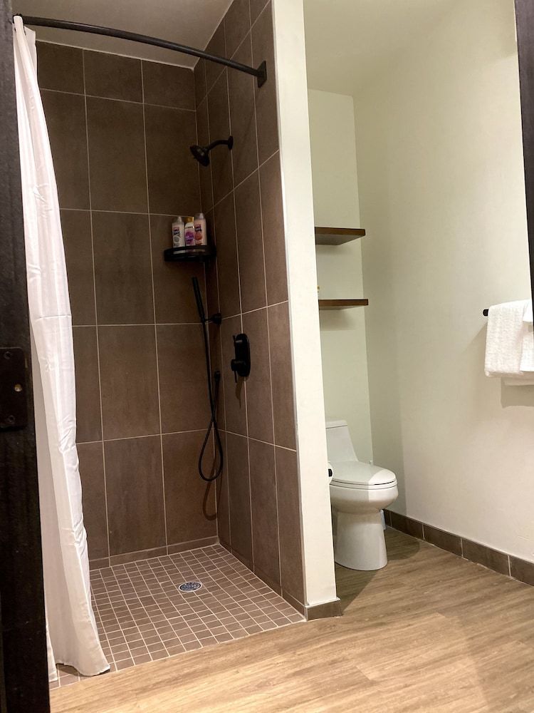 424-Apt. 400 Apartment 13