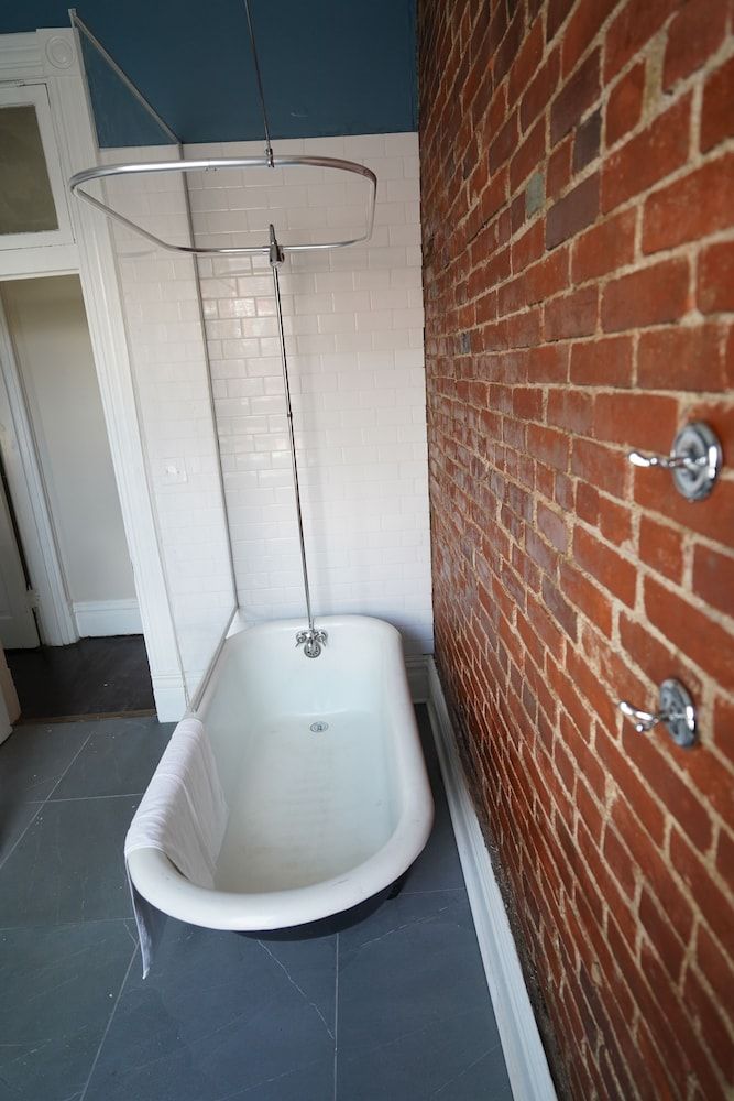 1210 Roland Way- Apartment Apartment 28