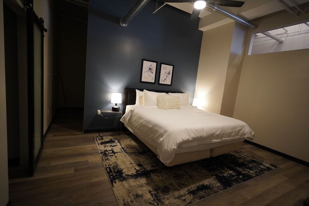 undefined 424 Gold Way- 3Bed/2Bath Apartment