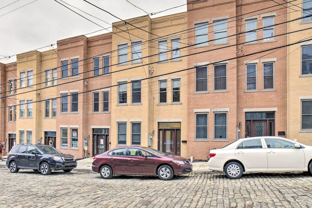 undefined Stylish Pittsburgh Townhouse w/ City Views! 4