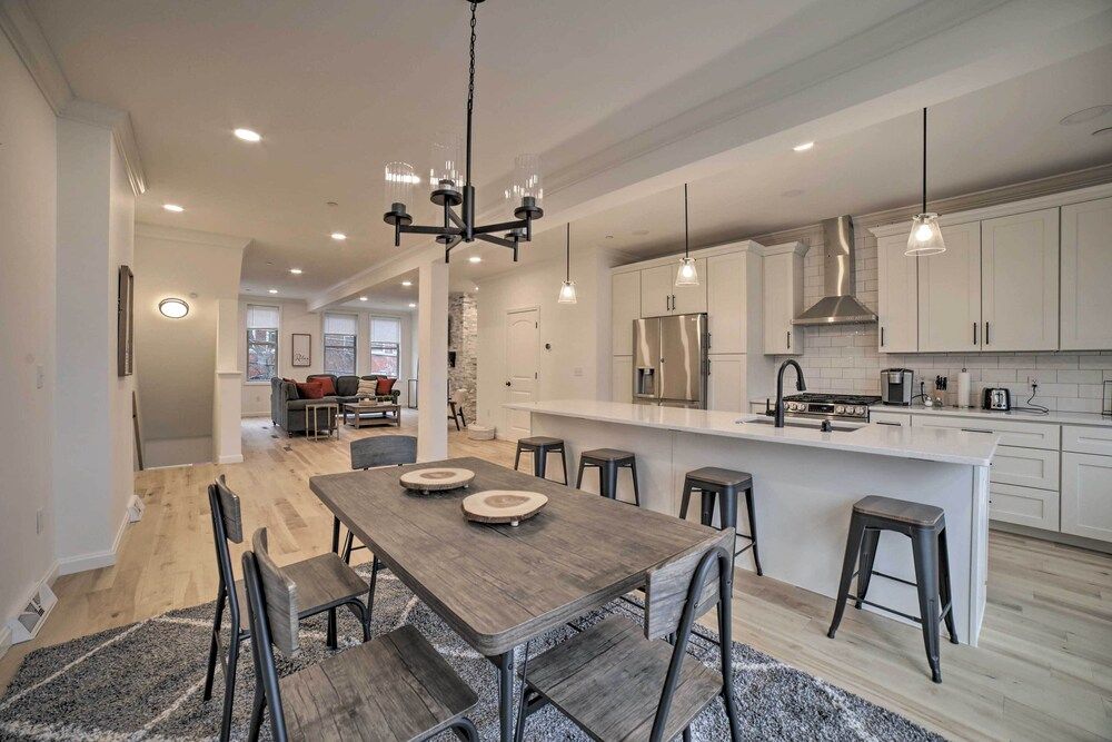 undefined Stylish Pittsburgh Townhouse w/ City Views! 2
