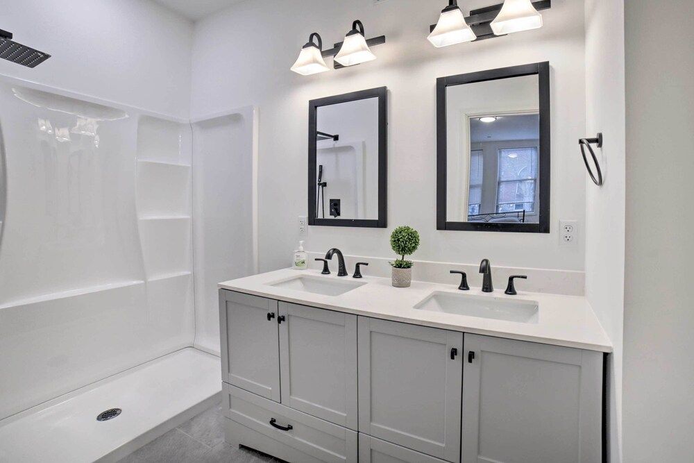 undefined Stylish Pittsburgh Townhouse w/ City Views! 8