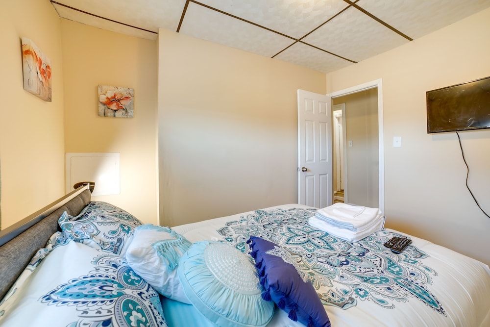 undefined West Oakland Home - 2 Mi to Downtown Pittsburgh! 8