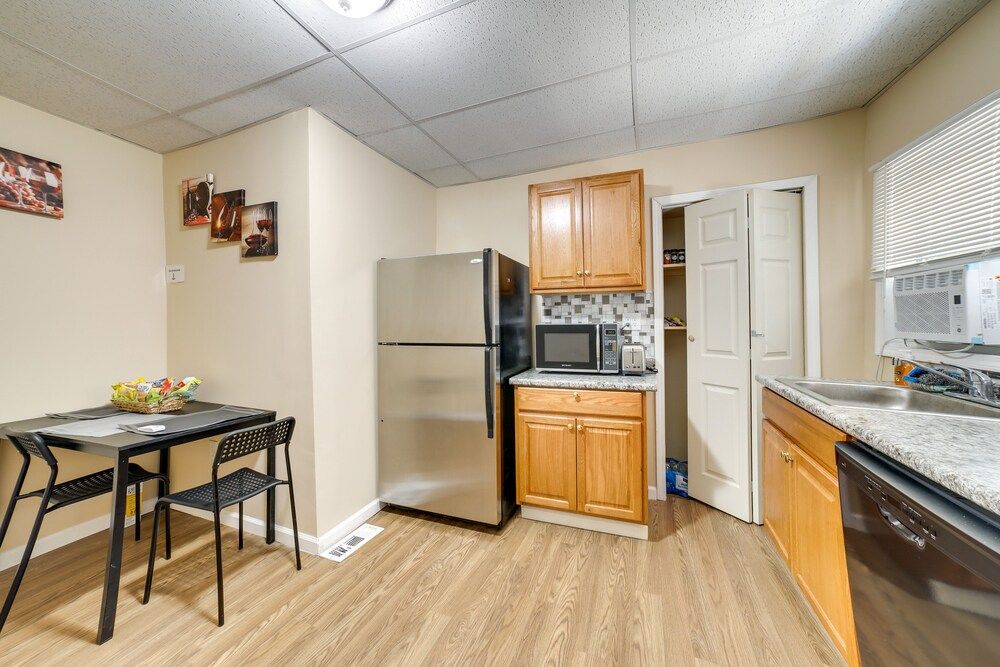 undefined West Oakland Home - 2 Mi to Downtown Pittsburgh! 3