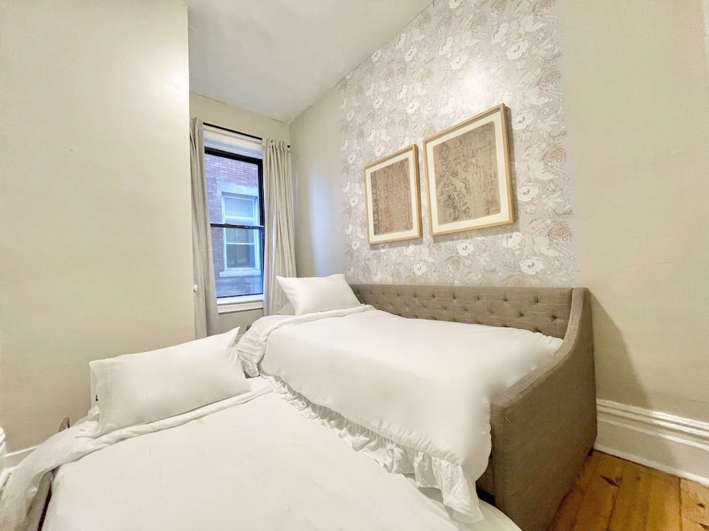 undefined The Warhola Bloomfield 4