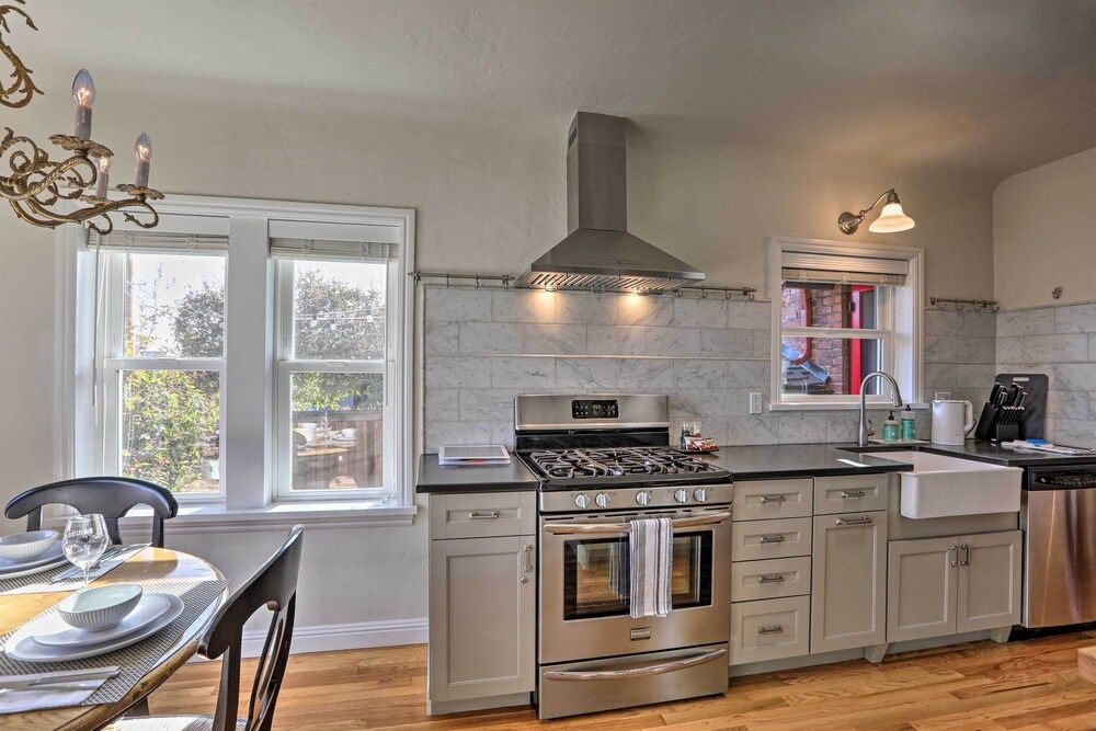 undefined Authentic Midtown Reno Cottage < 1 Mi to Riverwalk 6